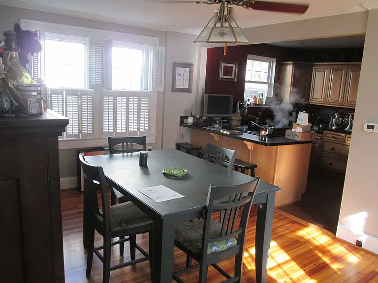 830 Shirley Ave — Photo 2