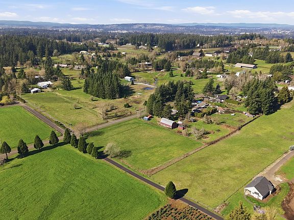 5th image of 22860 SW Newland Rd