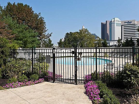 3rd image of 1 Miranova Pl APT 810