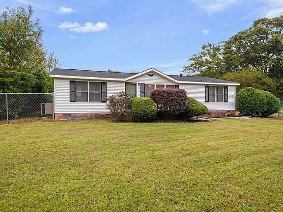3rd image of 103 Wildwood Ln