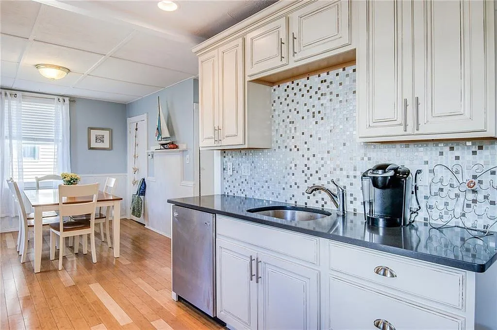 4 bed, 1100 sqft, $3,100 — Photo 4
