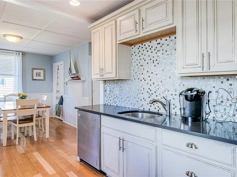 1 Lucas Ave — Photo 4