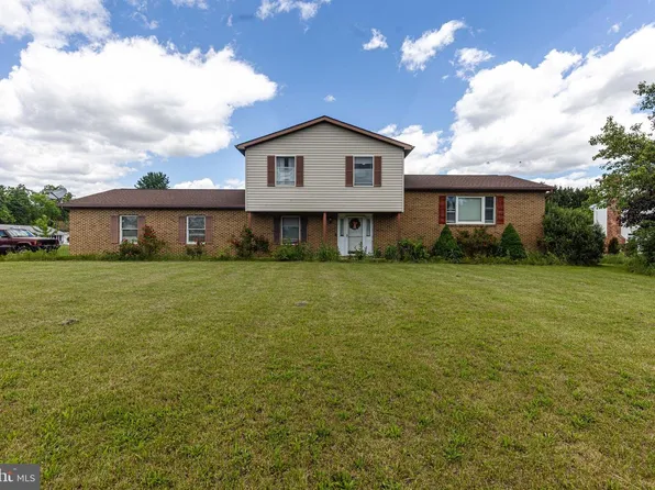 3556 Brook St, Greencastle, PA 17225