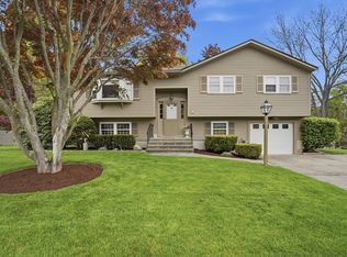 12 Linden St, Woburn, MA 01801