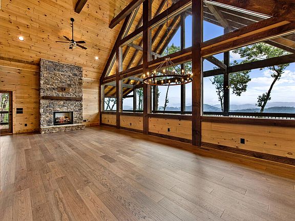 3rd image of 467 Skylight Dr
