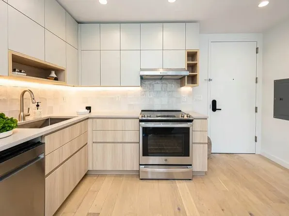 610 Maple Street image 1 of 7