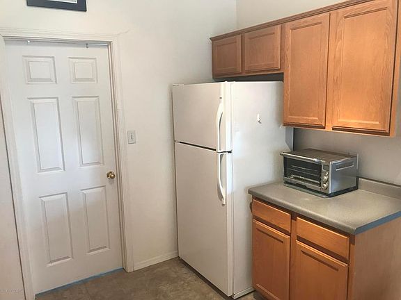3rd image of 3821 Majesta St