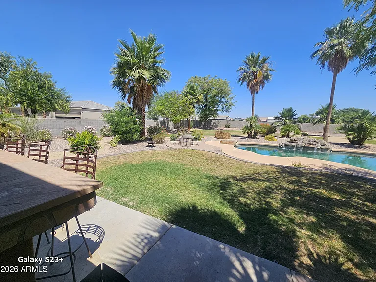 5118 W Winston Dr — Photo 17