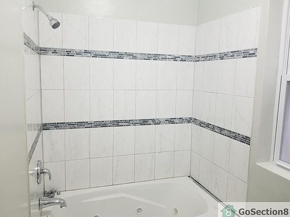 4th image of 7930 S Green St #1