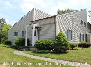 1115 Green Meadows Dr, Grand Blanc, MI 48439