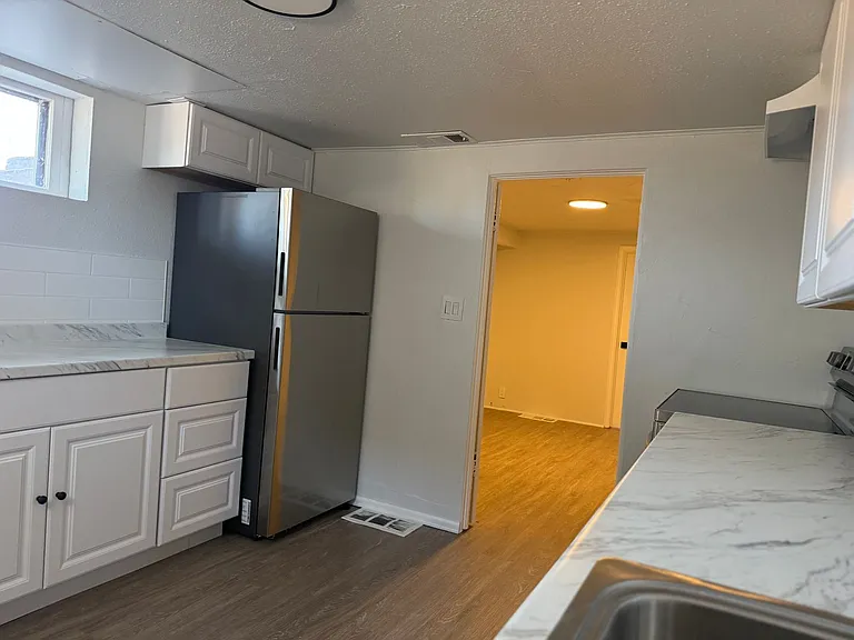 605 E Prospect Rd — Photo 13