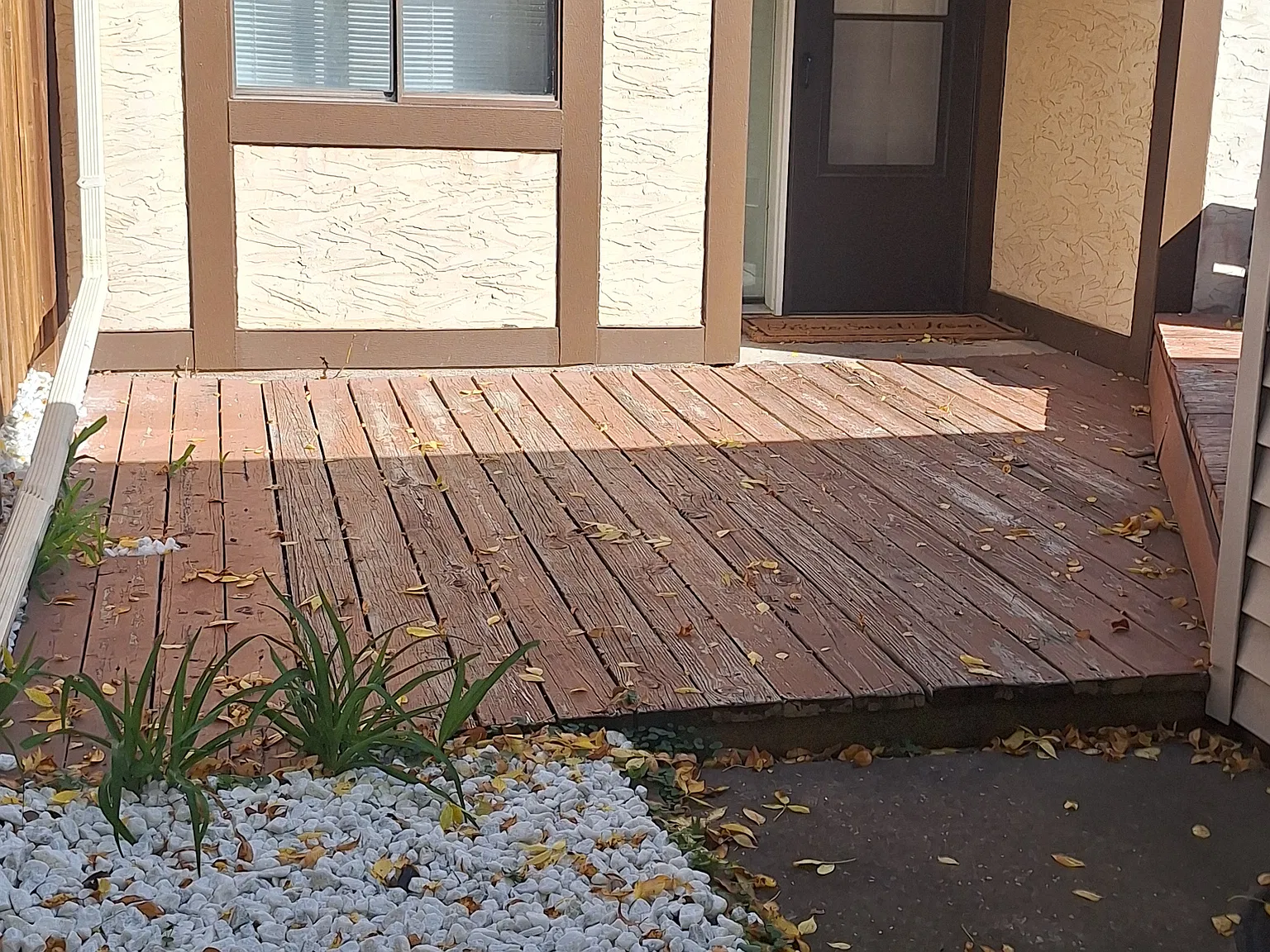 3 bed, 1.5 bath, 1339 sqft, $2,100 — Photo 2