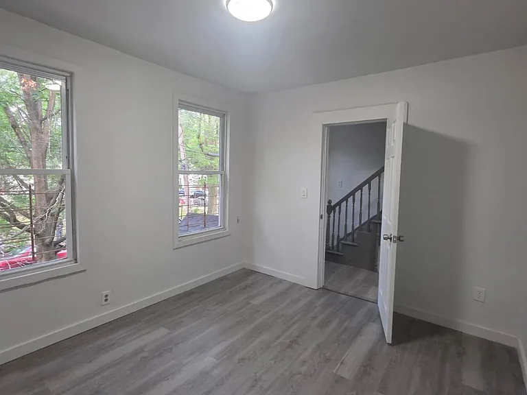 238 Newhall St — Photo 9