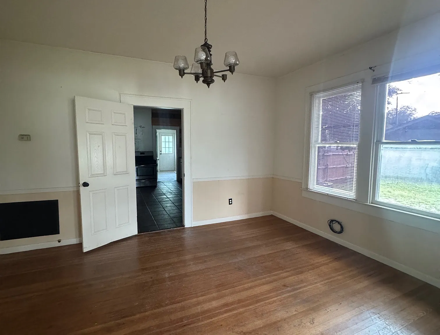 3 bed, 1.5 bath, 1841 sqft, $1,600 — Photo 3