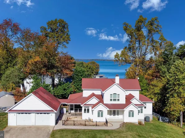 90 Pleasants View Point, Bumpass, VA 23024