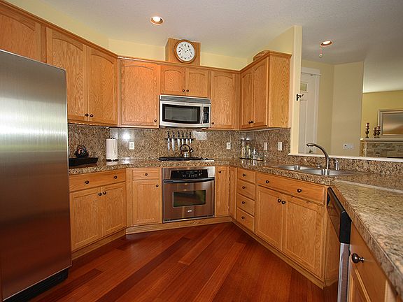 4th image of 761 NE 73rd Ave