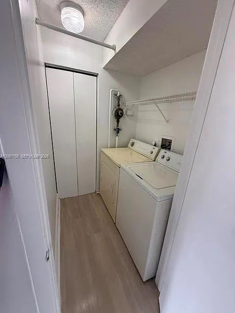 3 bed, 1166 sqft, $2,390 — Photo 2