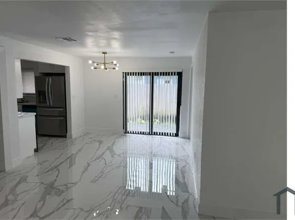 160 SE 15th Ave, Pompano Beach, FL 33060