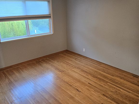 3rd image of 31 Bolero Way #1