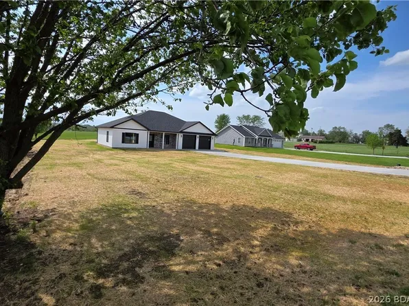 4 Wilhelm Dr, Versailles, MO 65084