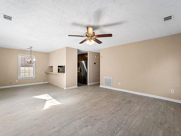 2nd image of 2501 Riverchase Xing NE