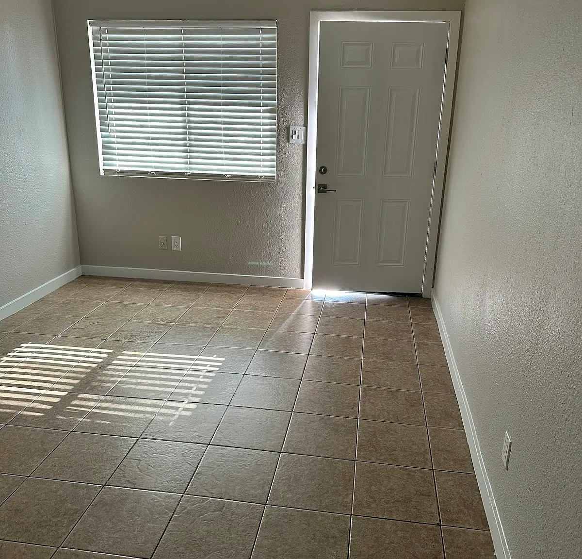 7156 N 66th Dr — Photo 1