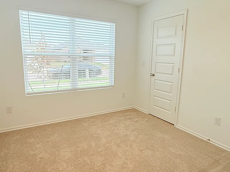4005 Dutch Ln — Photo 23