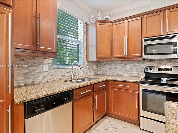 4th image of 2915 Tortola Way #2915