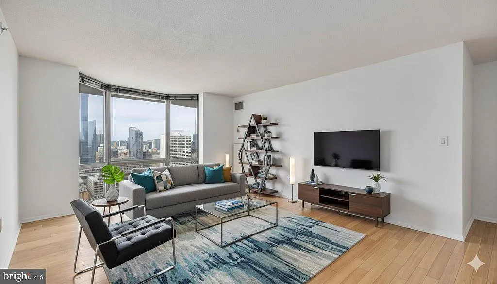 Building Photo - 2020 Walnut St #29J