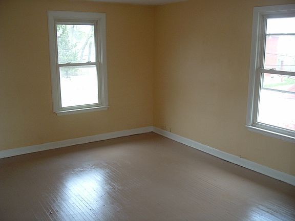 5th image of 1301 W Town St