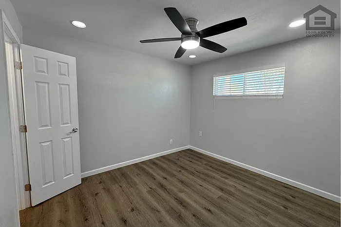 4933 E Willetta St #1 — Photo 16