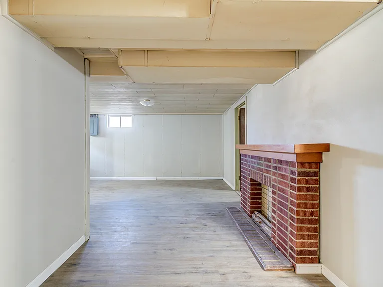8435 Bridle Spur Dr — Photo 40