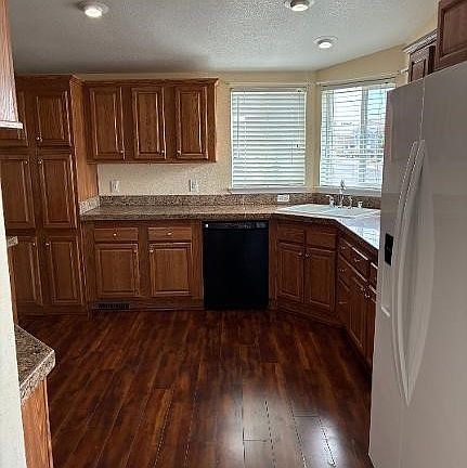 2nd image of 6880 Archibald Ave