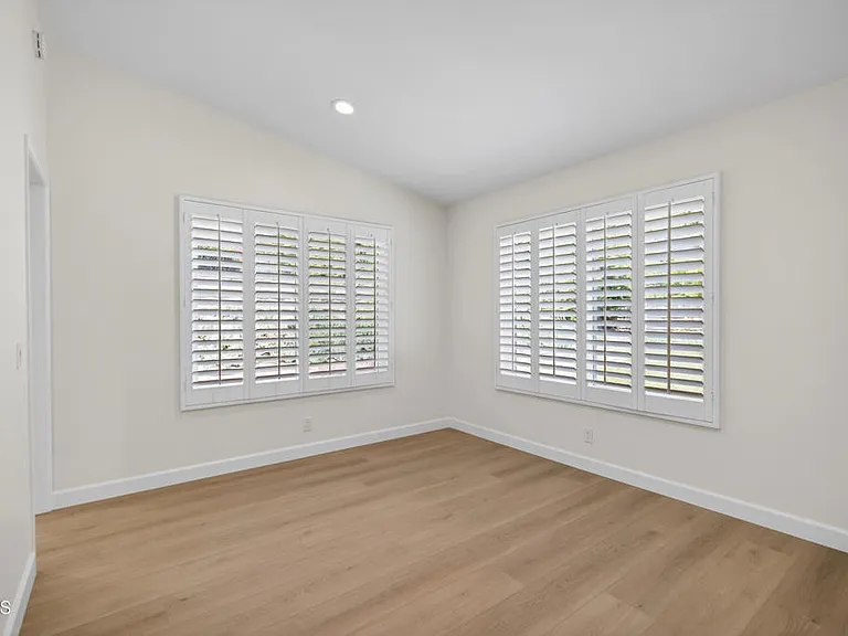1502 Briarglen Ave — Photo 25