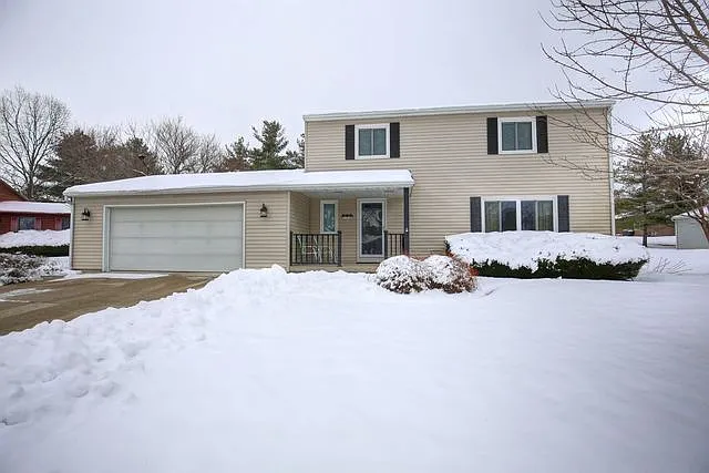 604 Raymond Ct photo 1