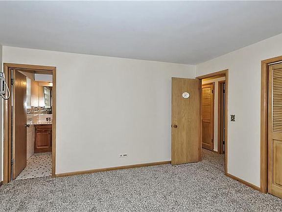 4th image of 4235 N Kedvale Ave APT 1A