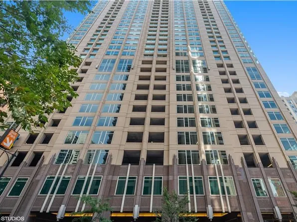 33 W Ontario St APT 39B, Chicago, IL 60654