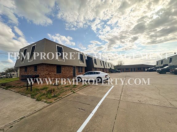 5th image of 825 Tehuacana Dr #204