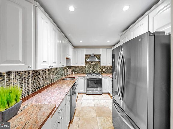 5th image of 5101 River Rd APT 1904