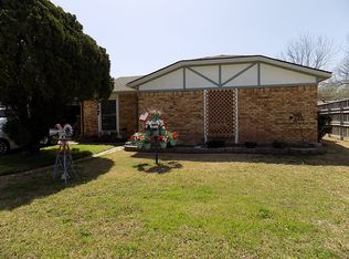 517 Brandon St, Grand Prairie, TX 75052