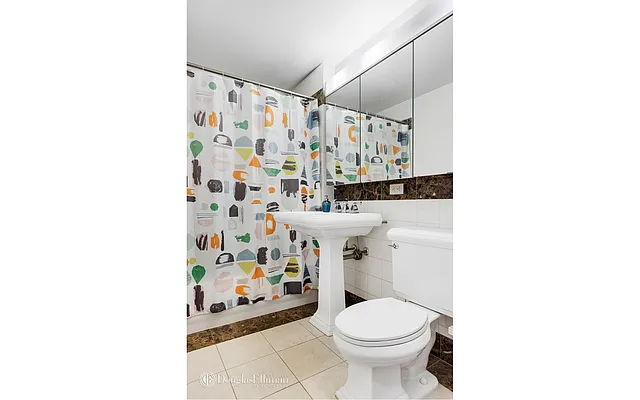 Rented by Douglas Elliman | media 4