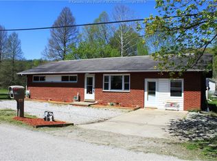 4463 Lower Falls Rd, Saint Albans, WV 25177