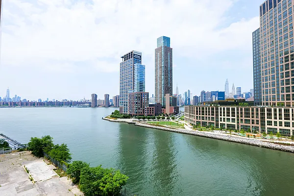 Rented by Arwell Realty | media 23