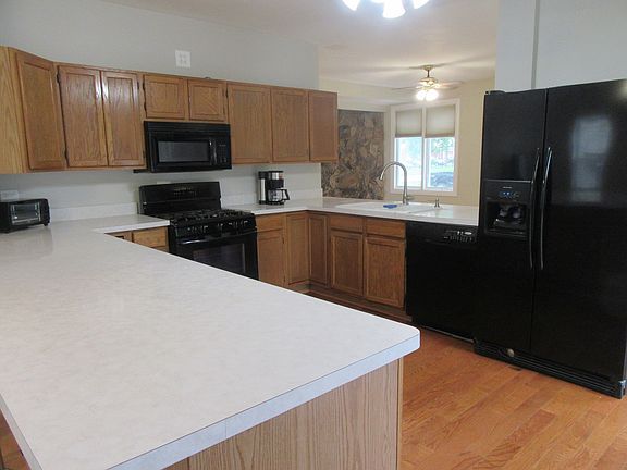 2nd image of 430 E Wildwood Ave