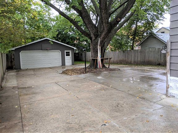 5th image of 205 8th St NW