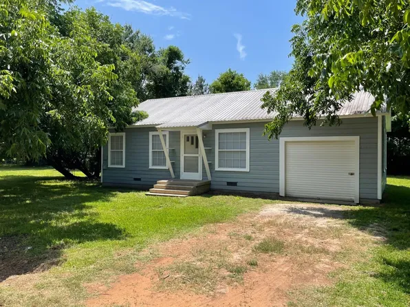 705 E Runnels Ave, Crockett, TX 75835