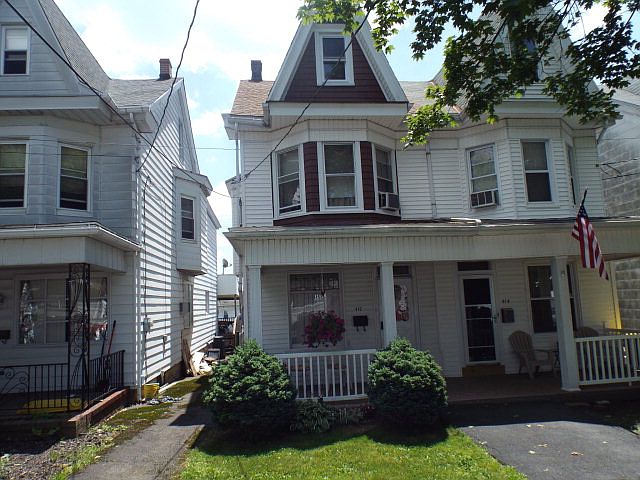 1st image of 412 W Washington St