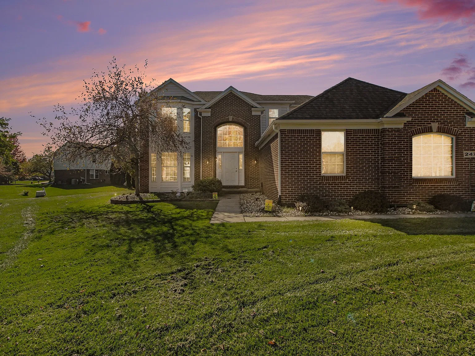 3 bed, 2451 sqft, $3,000 — Photo 1
