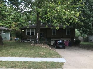 509 SW Westminister Rd, Blue Springs, MO 64014