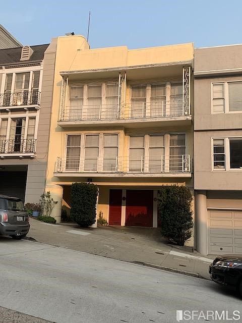 1st image of 2020 Laguna St